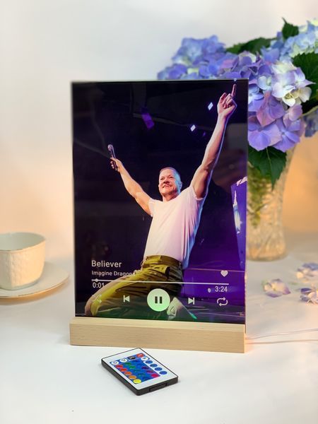 Стеклянные постеры с цветной подсветкой. Дизайн Spotify на всё стекло PRGBA4M фото